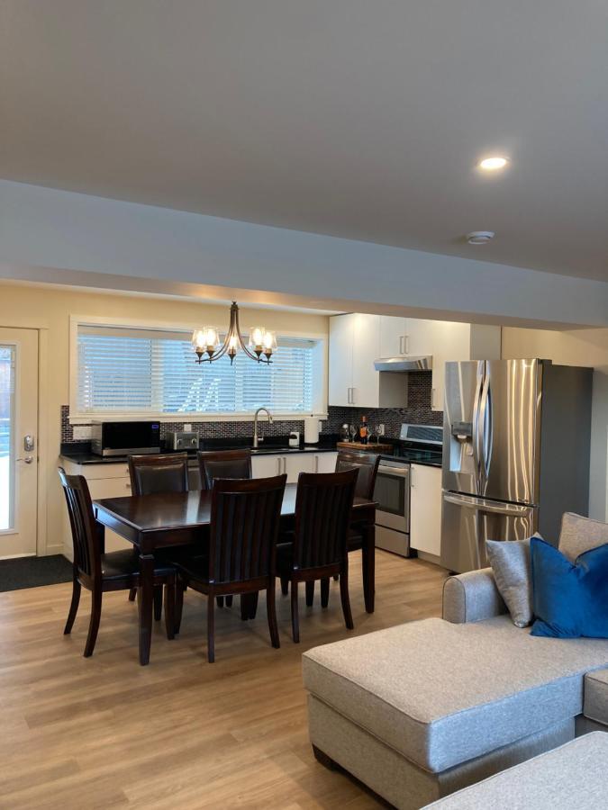 Bright Poolside Walkout Two Bedroom Basement Suite In The Okanagan Penticton Buitenkant foto
