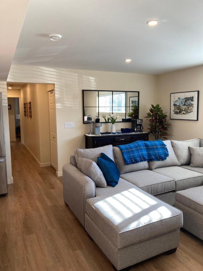 Bright Poolside Walkout Two Bedroom Basement Suite In The Okanagan Penticton Buitenkant foto
